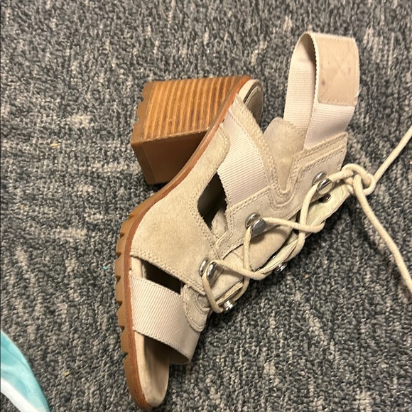 Sorel Beige Lace-Up Women's heels sandals. Velcro ankle closure.Adjustable width - Picture 9 of 16